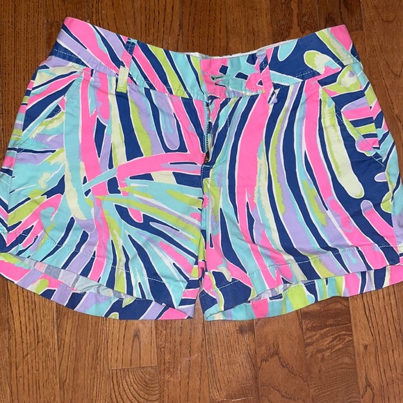 WOMENS SIZE 2 LILLY PULITZER SHORTS - Picture 1 of 4